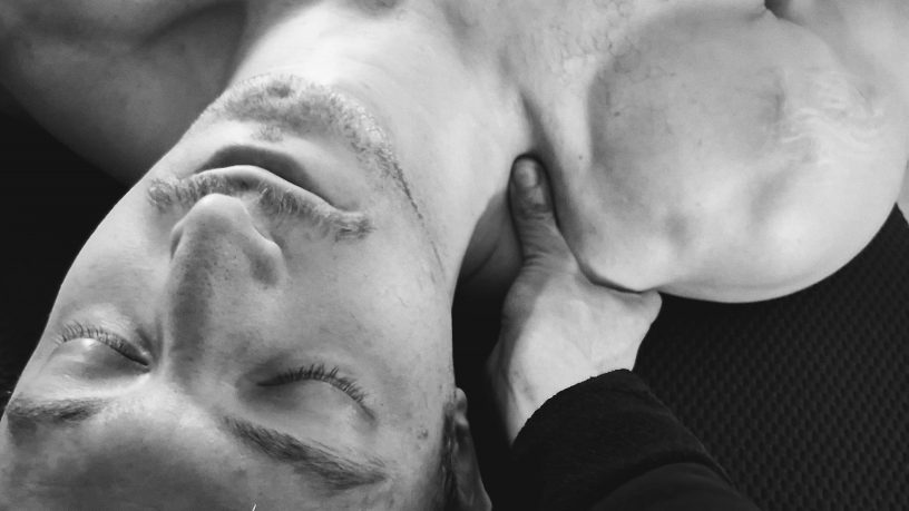 Physiotherapy assessment and treatment for the neck